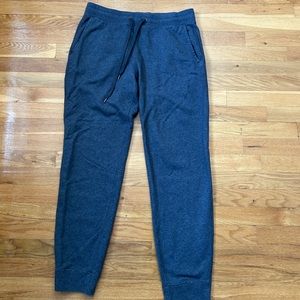 Uniqlo men’s grey sweatpants